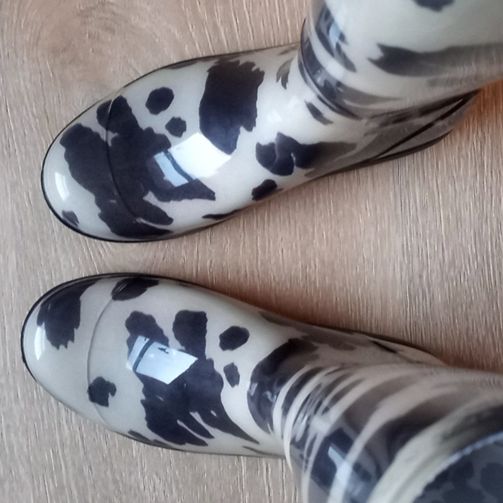 Women's Chinook Tall Rain Boots Cow Print Chunky Heel - Picture 2 of 13